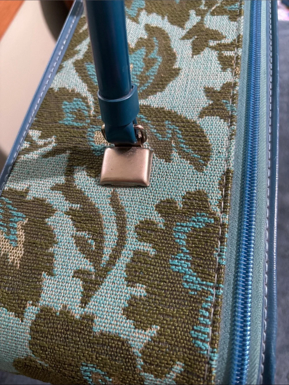 Vintage 1970 Avon floral tapestry travel case